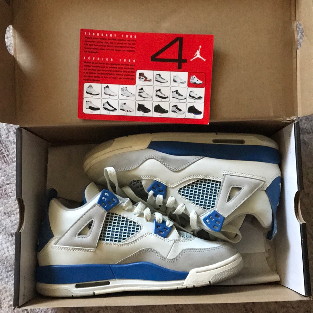 Air Jordan 4 Retro